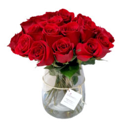 Rosas Vermelhas em Jarra de Vidro